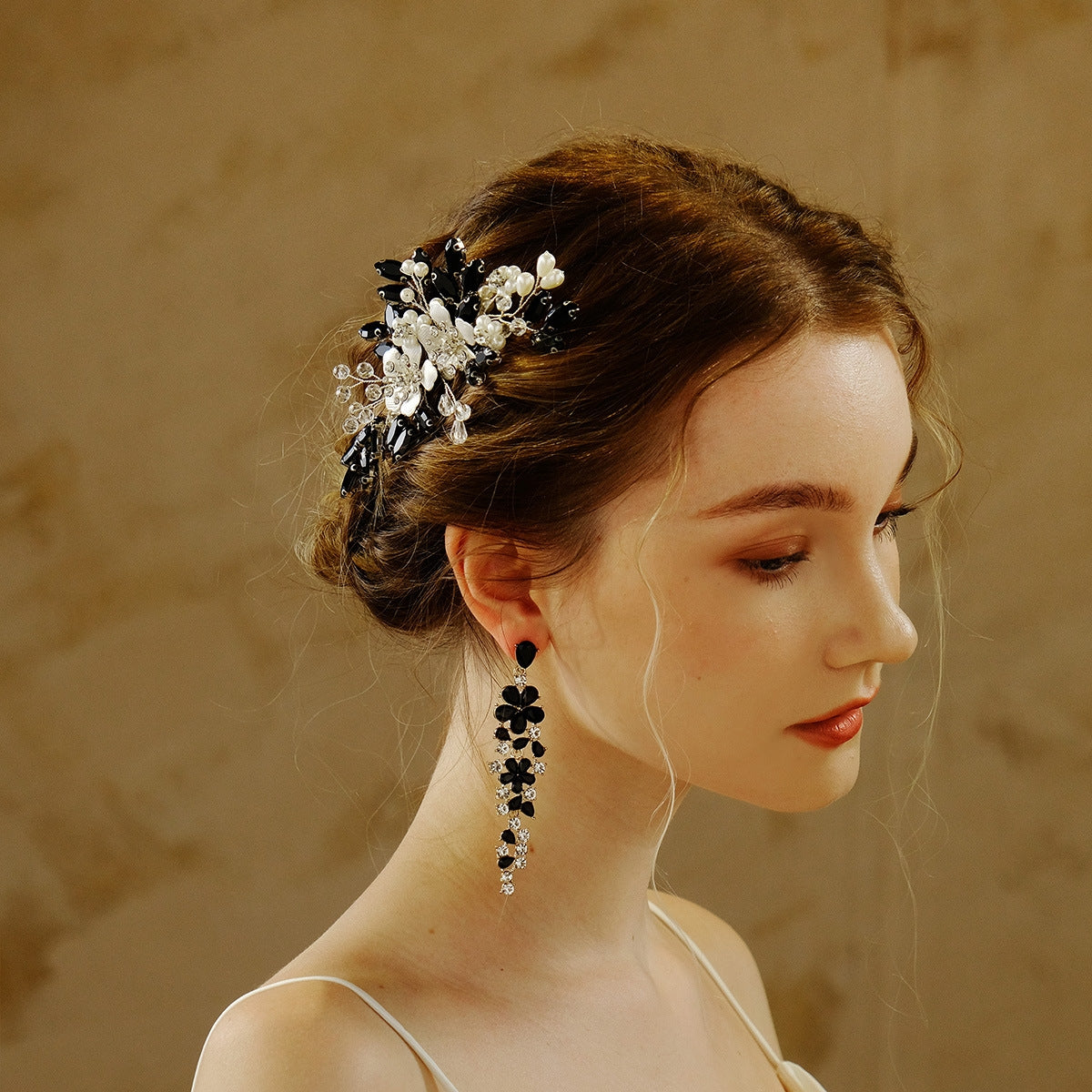 Women's Vintage Flower Alloy Hair Comb - Handmade Bridal & Versatile Hair Accessory