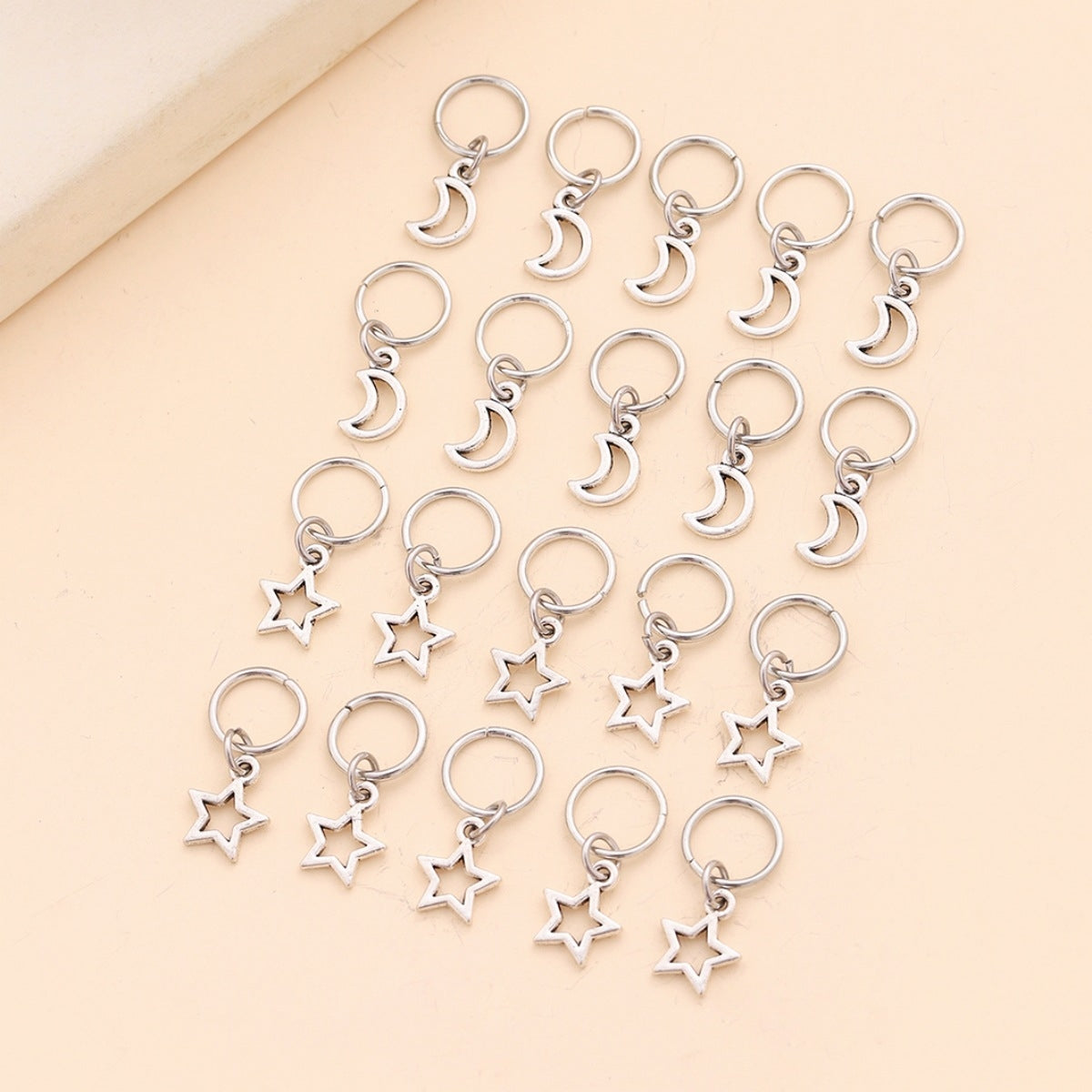 Women's Star and Moon Alloy Hair Buckle with Pentagram Pendant Braids Jewelry