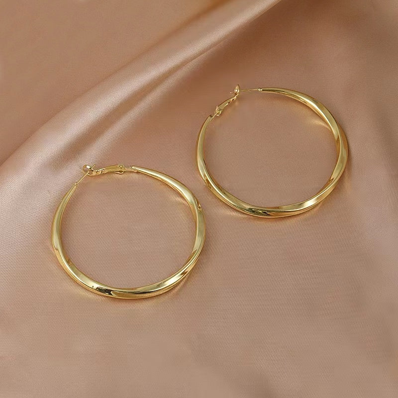 1 Pair Modern Round Gold Plated Alloy Hoop Earrings with 925 Silver Post