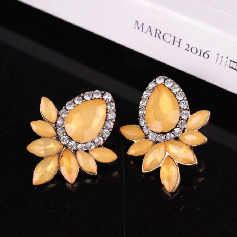 1 Pair Fashion Leaf Water Droplets Black Flower Crystal Inlay Alloy Stud Earrings for Women