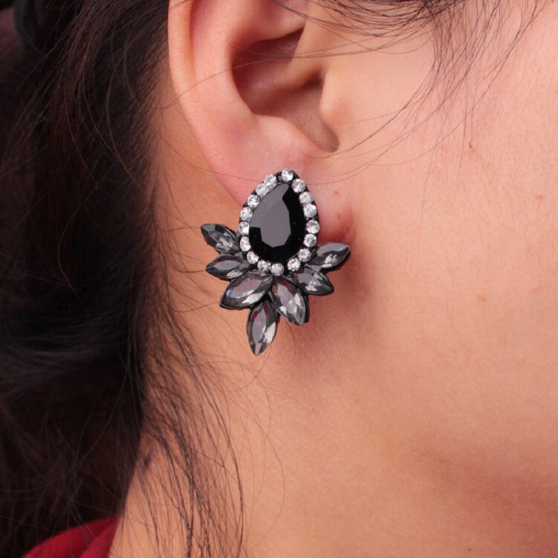 1 Pair Fashion Leaf Water Droplets Black Flower Crystal Inlay Alloy Stud Earrings for Women