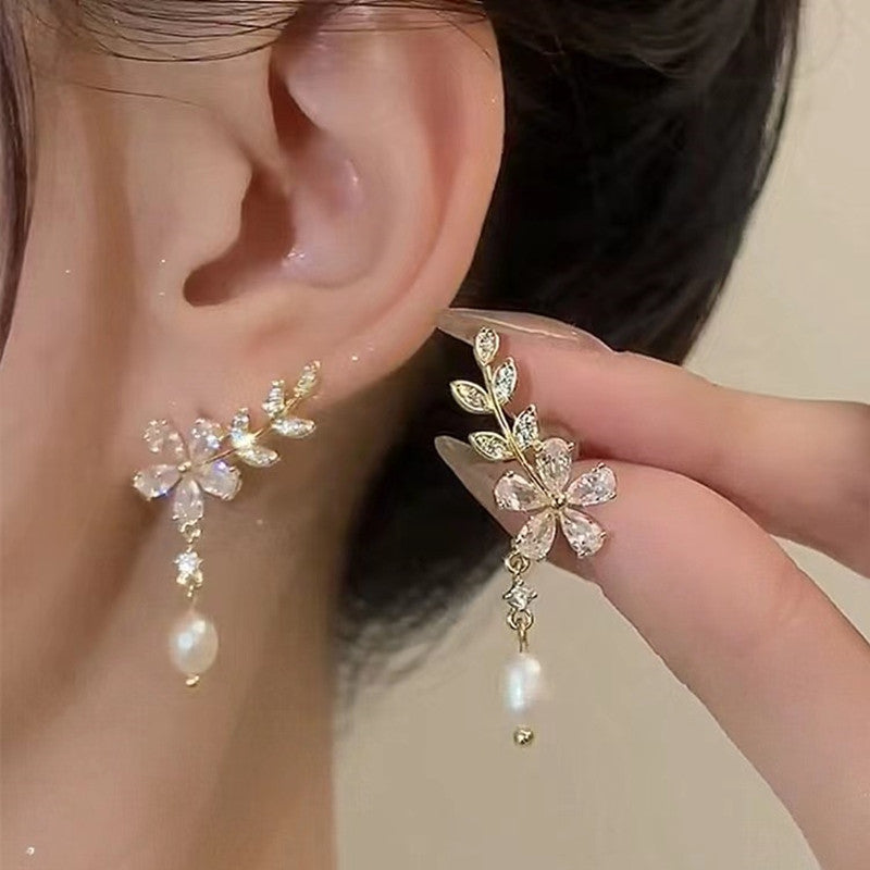 1 Pair Sweet Flower Bow Knot Alloy Plating Inlay Artificial Rhinestones Women'S Drop Earrings