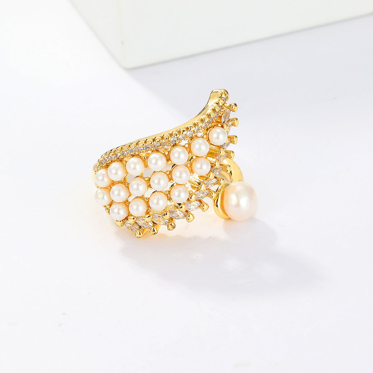 Fashion Angel Wings Zircon Pearl Open Ring in 18k Gold Plated Copper