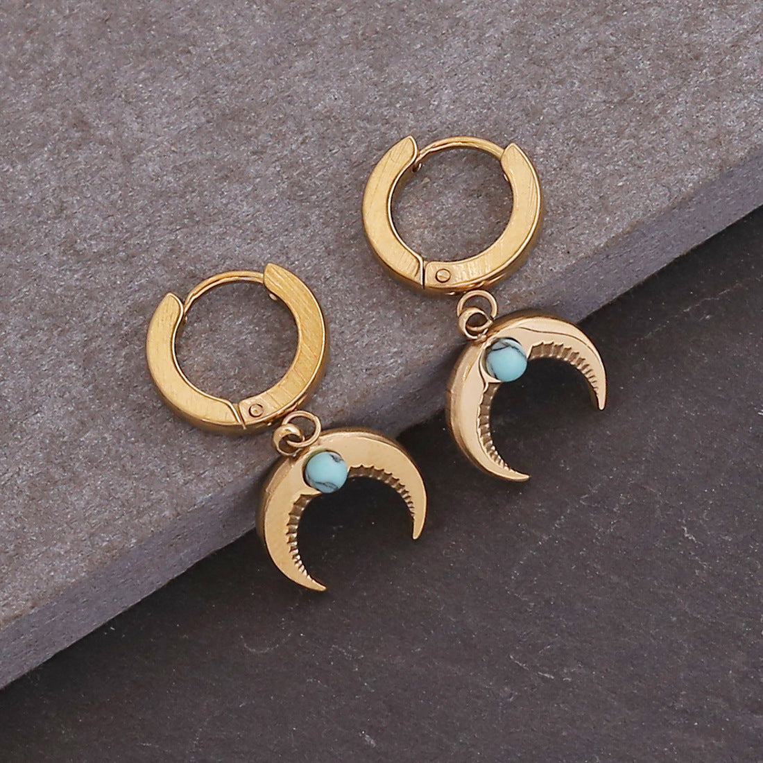 Cross-Border New Arrival Bohemian Ox Head Moon Earrings Trendy Personality Punk Ear Studs Titanium Steel Earrings E359