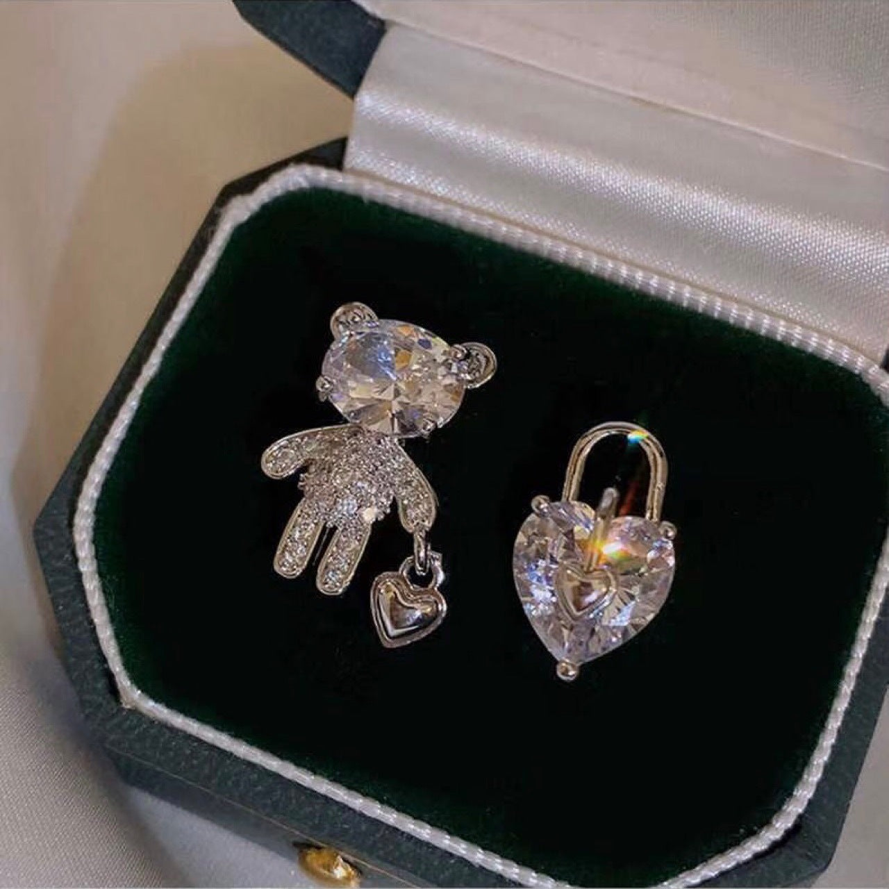 Cute Bear Heart Shaped Alloy Asymmetrical Rhinestone Inlay Women's Earrings