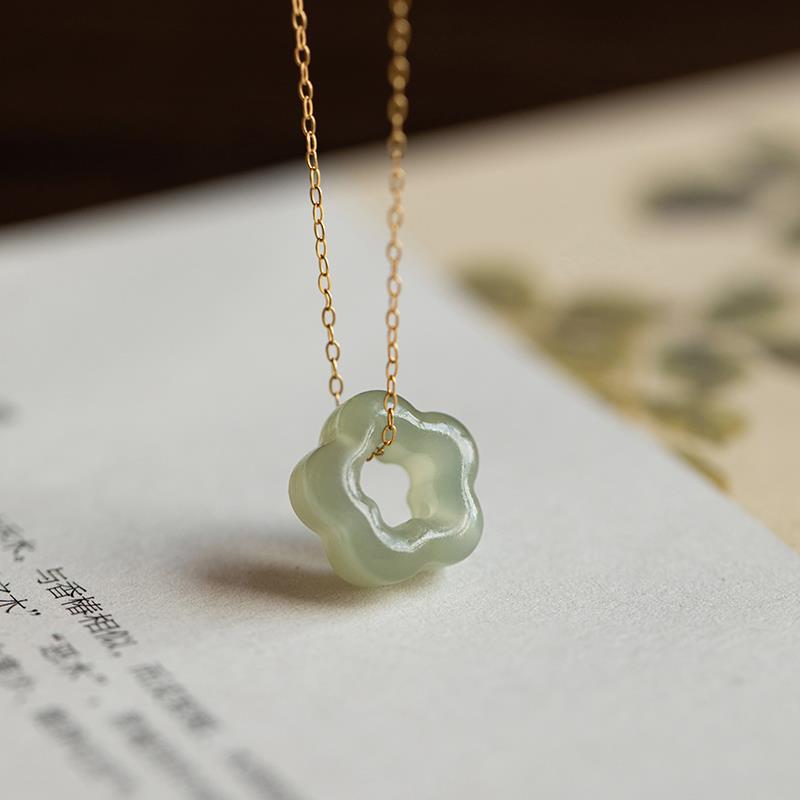 Elegant Jade Flower Pendant Necklace in Sterling Silver Plating