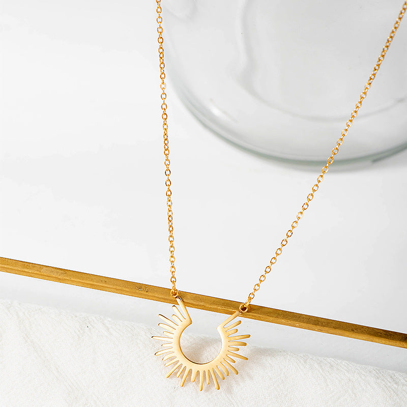 European American Minimalist Geometric Sunflower Pendant Necklace