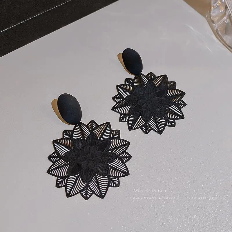 Exquisite Black Flower Statement Earrings with 925 Silver Needle