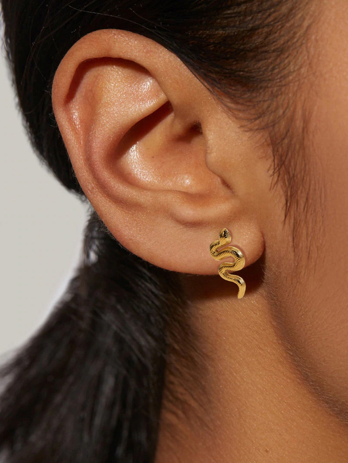 Fashion 18K Gold Electroplated Stainless Steel Snake-shaped Earrings