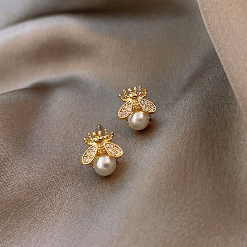 Fashion Bee Pearl Rhinestone Stud Earrings in 925 Silver