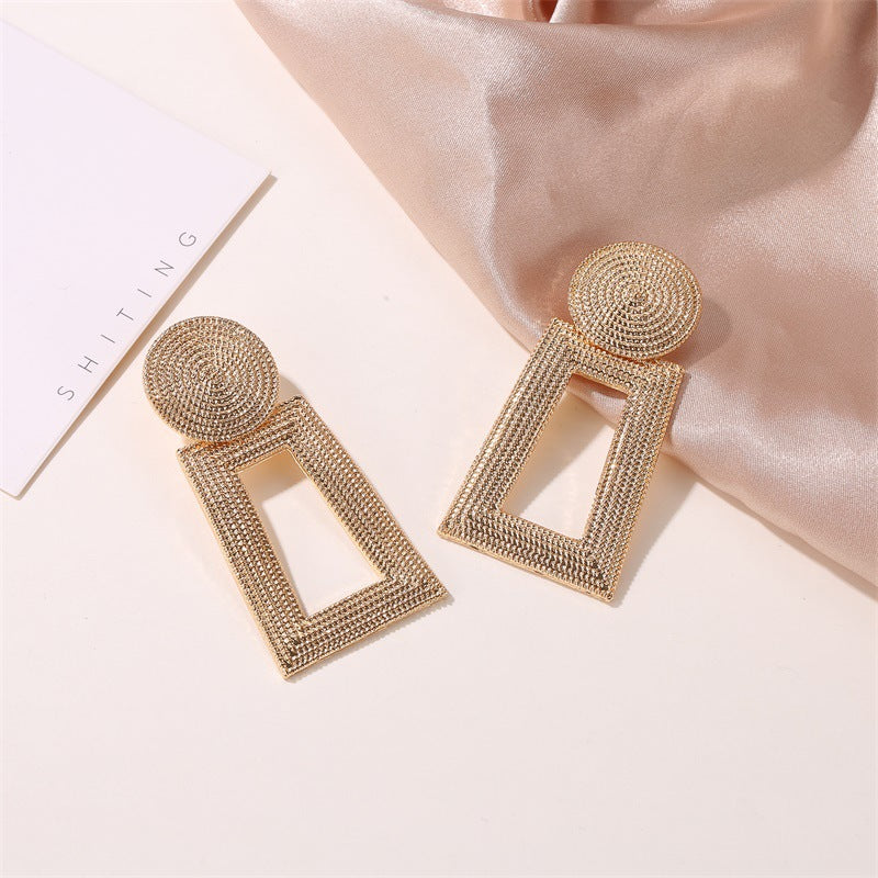 Fashion Geometric Metal Star and Trapezoid Shell Earrings