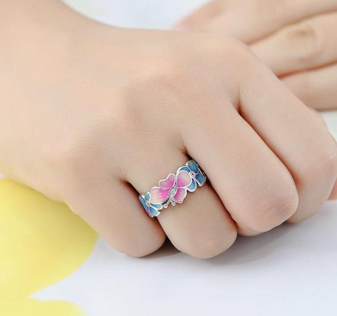 Fashion Flower Butterfly Animal Shape Ring - Contrast Color Design