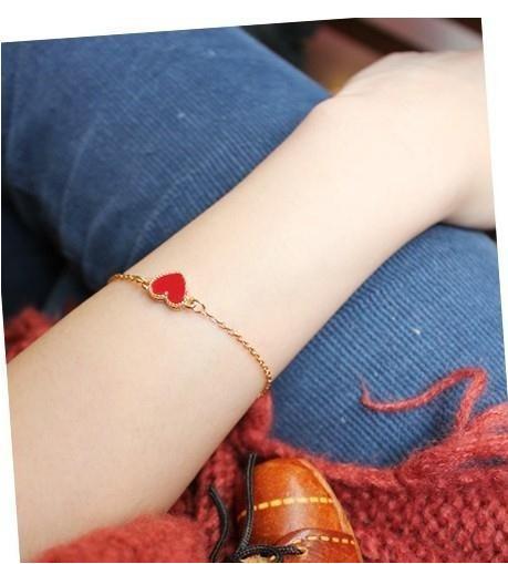 Fashion Heart Shape Alloy Enamel Women'S Pendant Necklace