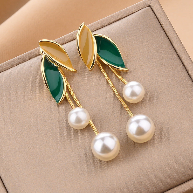 Fashion Leaf Pearl Drop Earrings with S925 Silver Needle