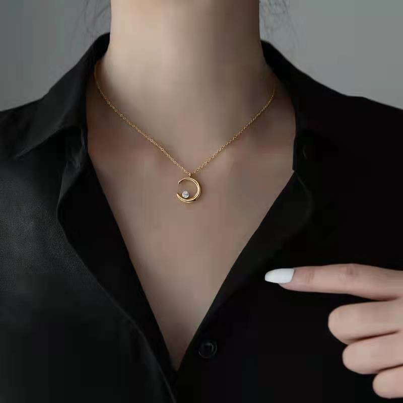 Fashion Moon Titanium Steel Plating Inlay Zircon Pendant Necklace 1 Piece