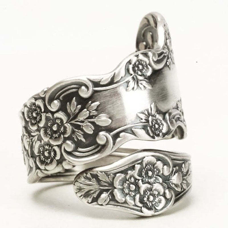 Vintage Floral Alloy Ring for Women - Statement Flower Design