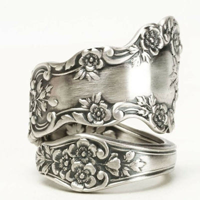 Vintage Floral Alloy Ring for Women - Statement Flower Design