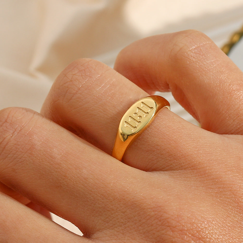 Elegant Oval 18k Gold Plated Stainless Steel Ring for Women