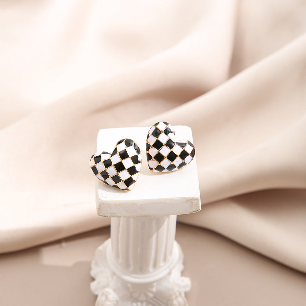 Fashion Pearl Earrings Simple Heart-shaped Plaid Alloy Drop Earrings