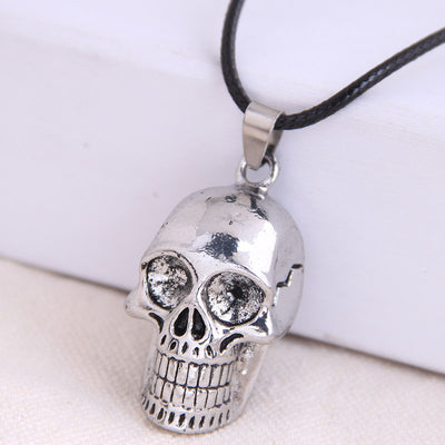 Retro Skull Texture Necklace & Heart Hoop Earrings Set for Men and Women