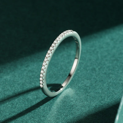 S925 Sterling Silver Minimalist Inlaid Diamond Band Ring