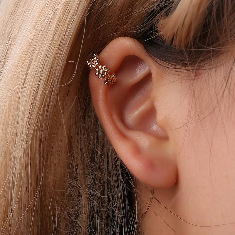 Daisy Flower U-Shaped Ear Cuff Clip Earrings for Women