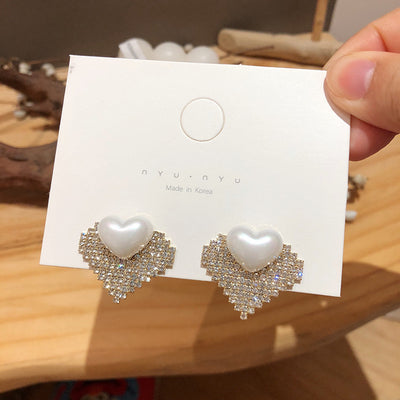 Heart-Shaped Diamond Stud Earrings in S925 Silver