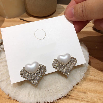 Heart-Shaped Diamond Stud Earrings in S925 Silver