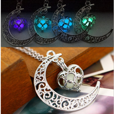 Hot Selling Hollow Moon Heart-shaped Luminous Christmas Alloy Clavicle Chain