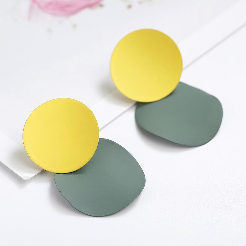 Geometric Embossed Round Alloy Earrings - Trendy Fashion Statement Jewelry