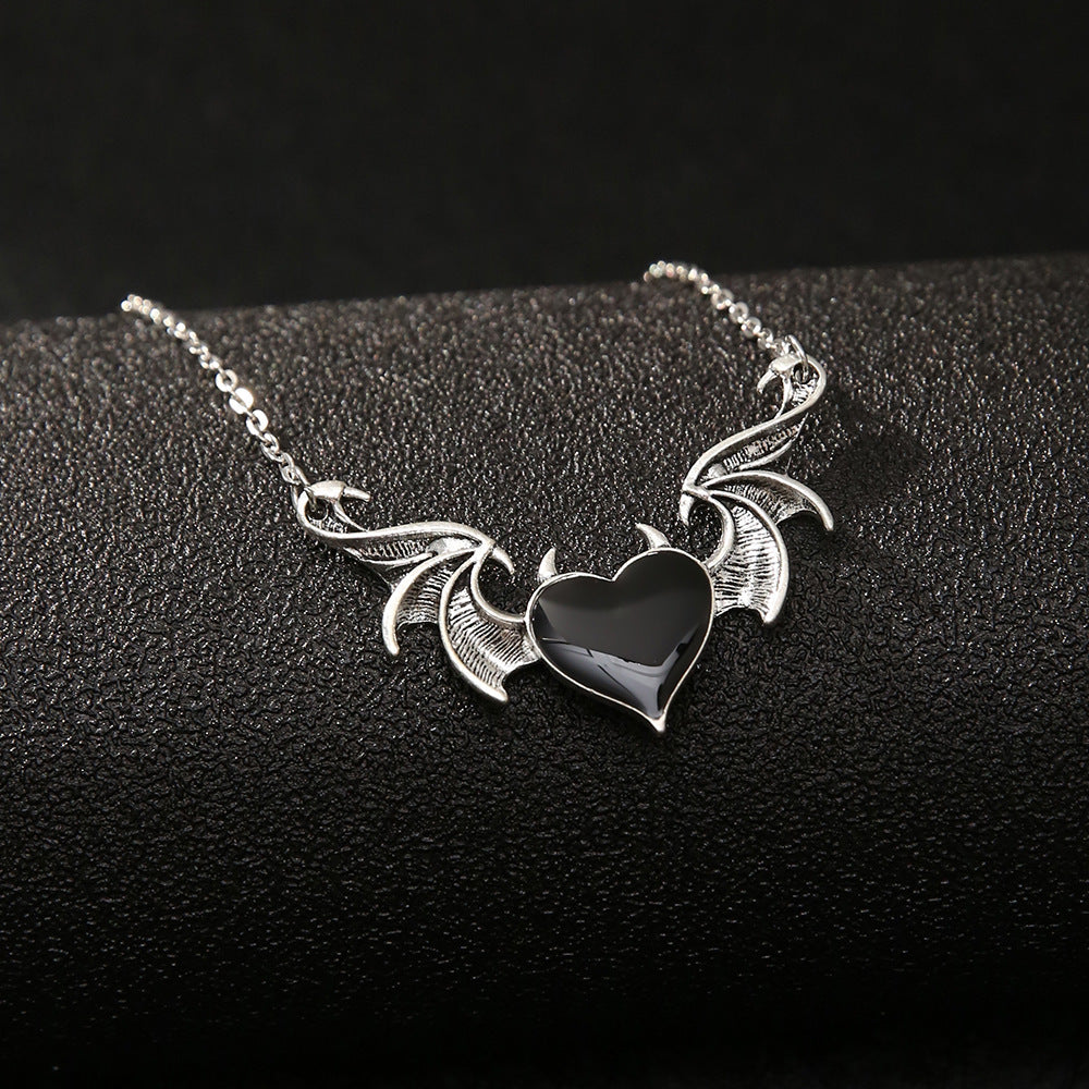 New Retro Gothic Demon Wings Heart-shaped Dripping Oil Necklace