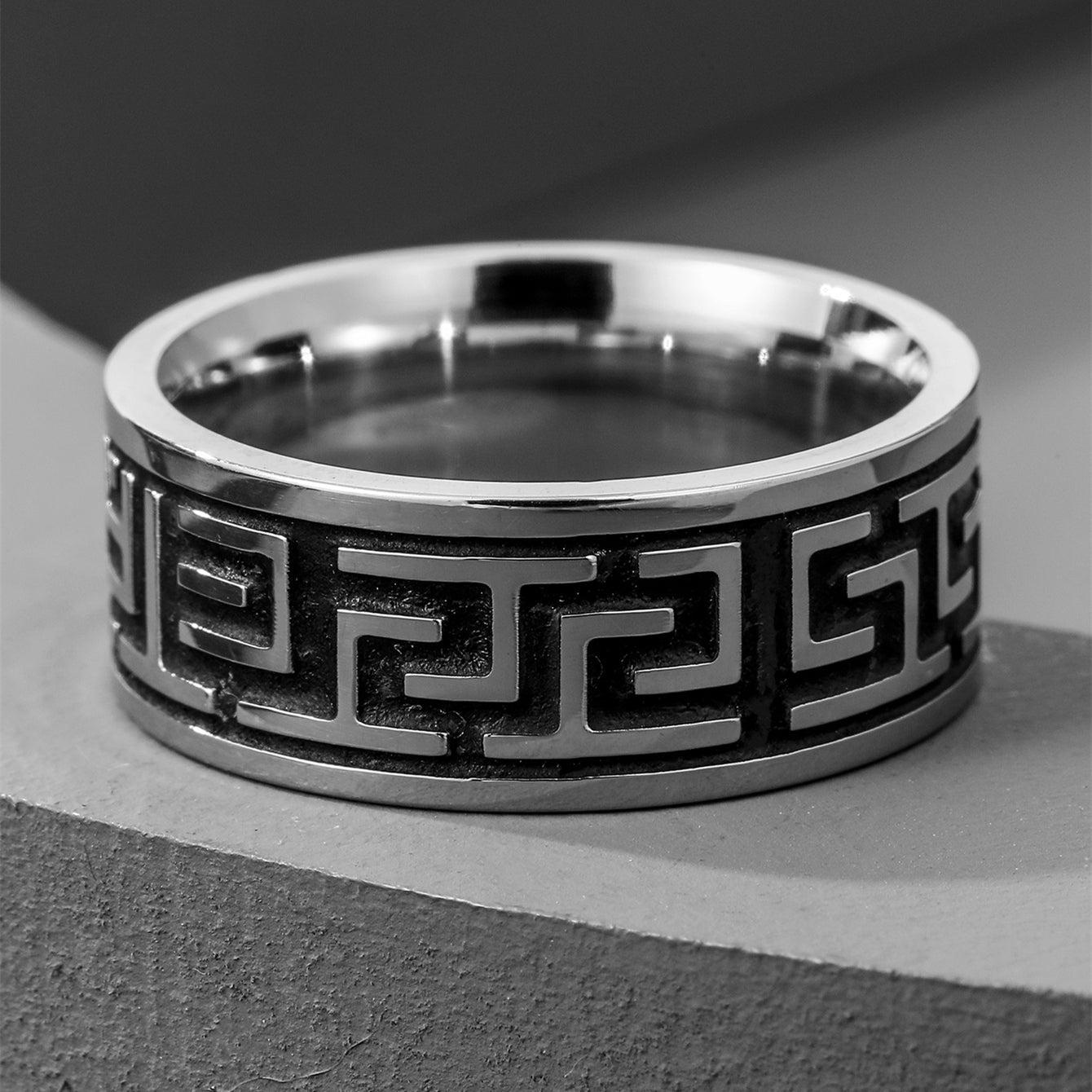 Niche Pattern Business Men's Vintage Titanium Ring