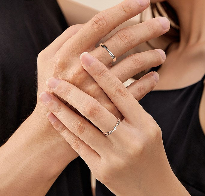 Simple Geometric Sterling Silver Mobius Couple Rings Set