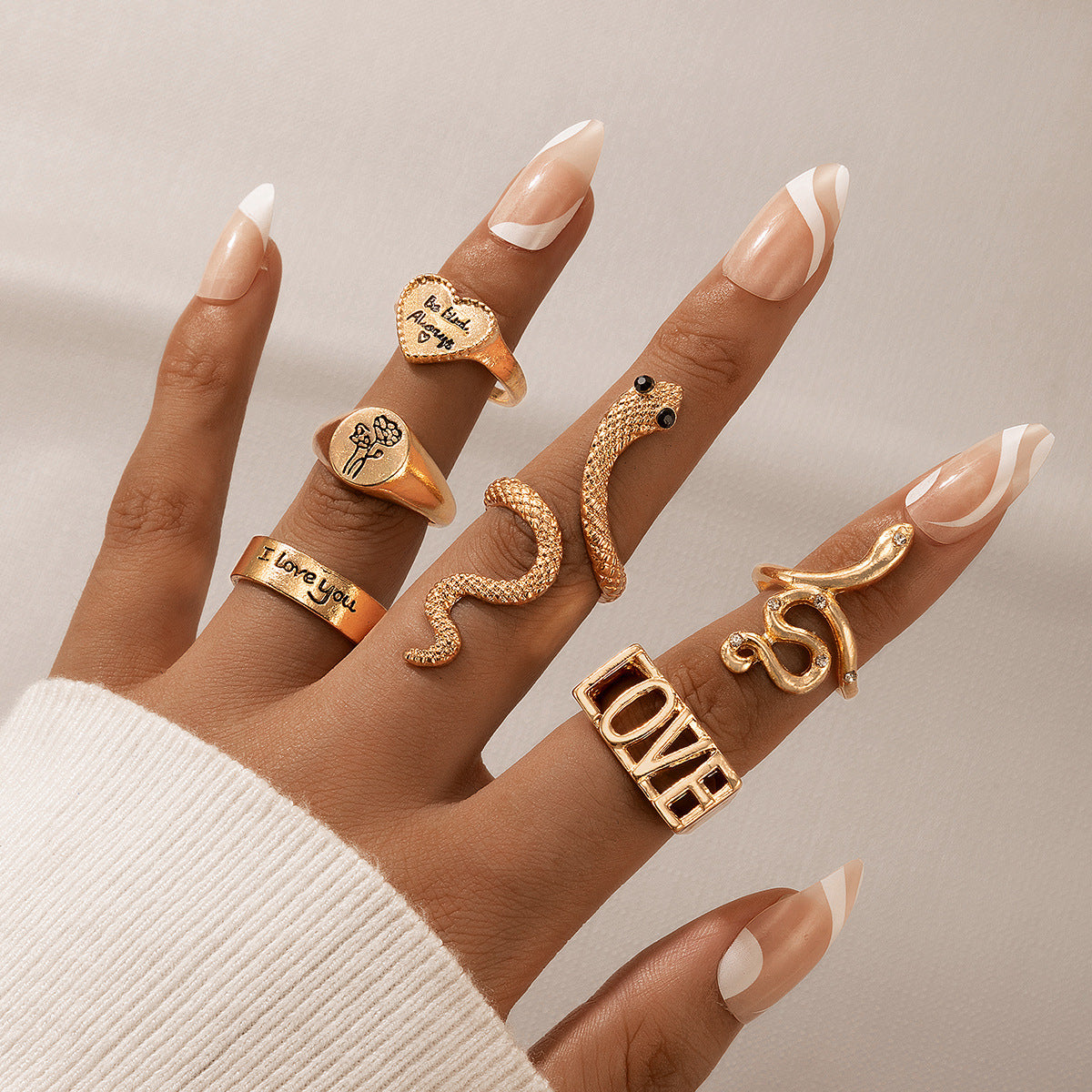 Retro Snake-shaped 4-piece Ring